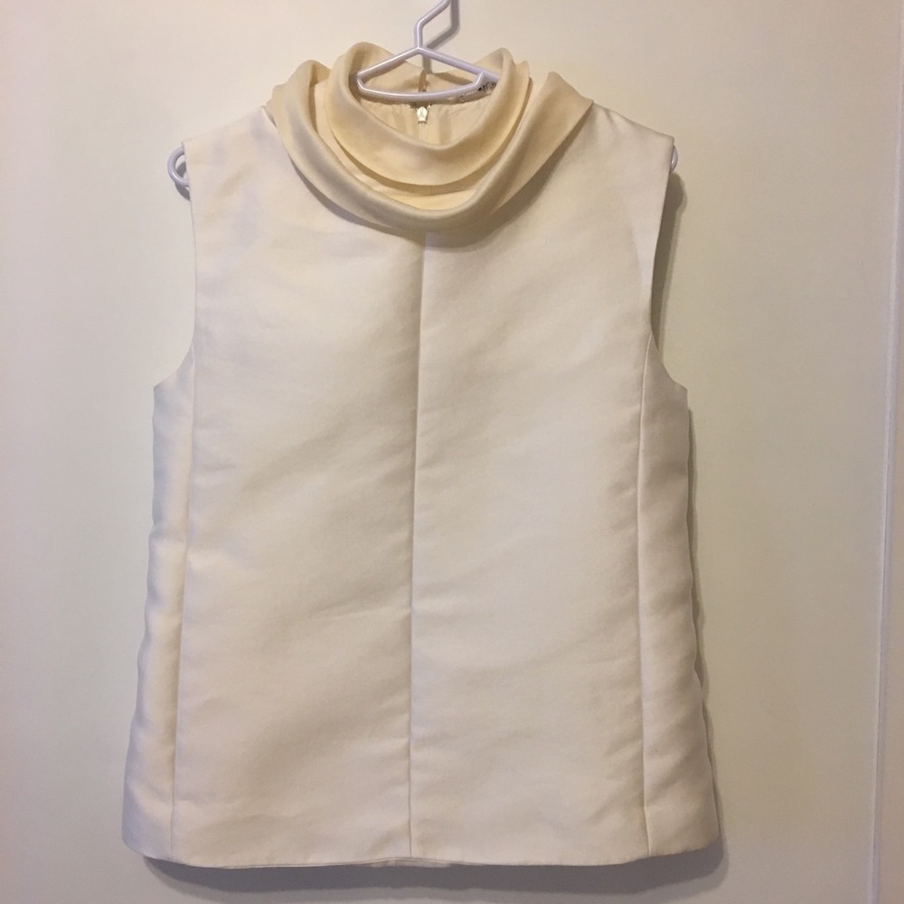 Celine sleeveless blouse w/ double collar cream